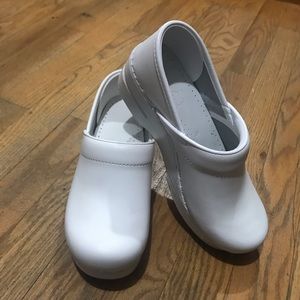 Dansko Professional White leather nursing clogs 36